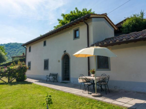 These pleasant detached cottages are north of Florence
